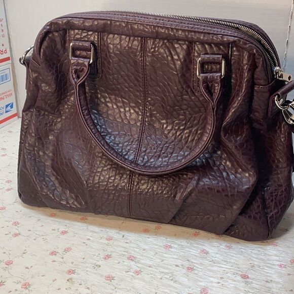 Jewel by Thirtyone Pebbled chocolate Handbag - Picture 4 of 9